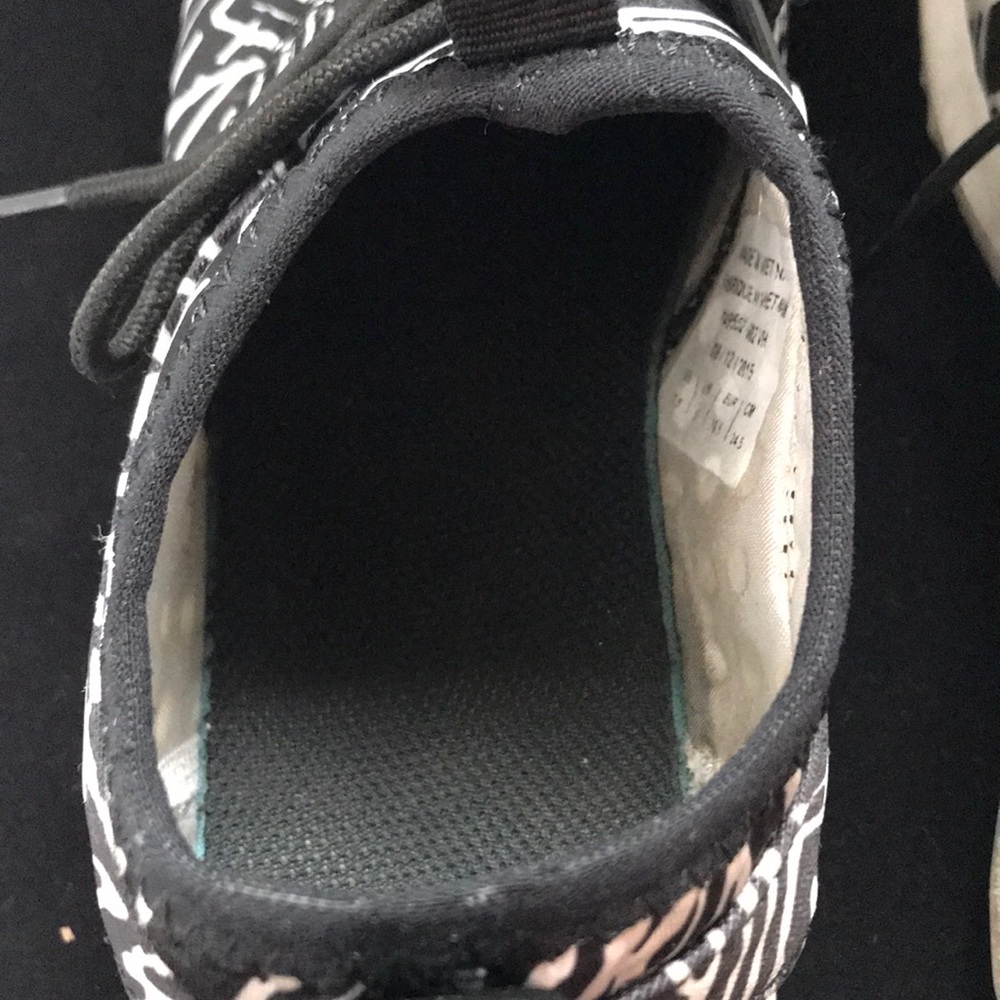 Nike Juvenate Print Sneakers Well Worn - Picture 6 of 8